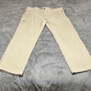 Mens 42x30 Lee Extreme Comfort Straight Fit Khakis